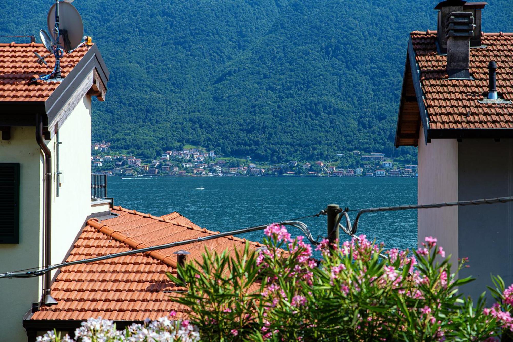 Delizioso Bilocale Vista Lago Colonno Exterior foto